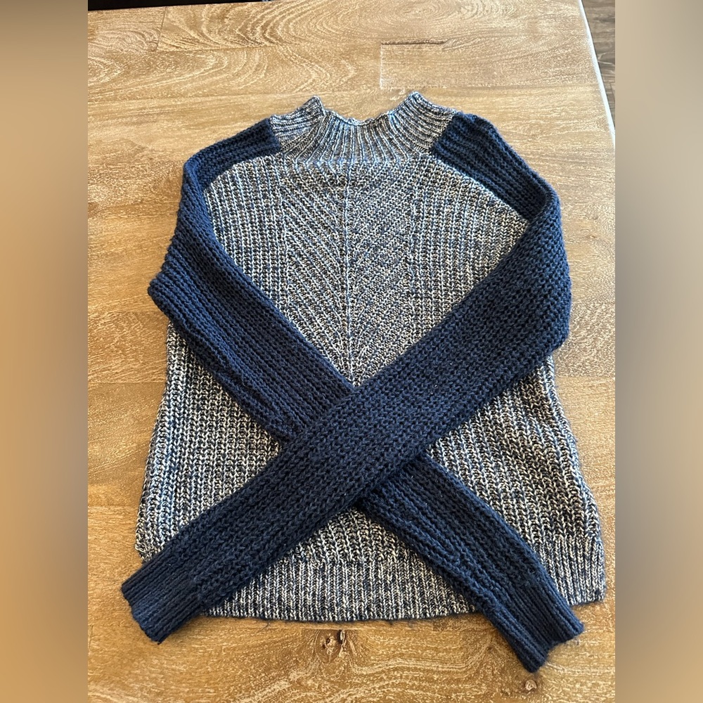Banana Republic Women’s Sweater, Sz Small